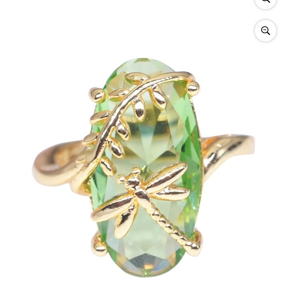 Elegant Gold and Green Dragonfly Ring